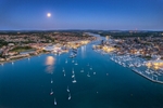 z4064 The Rising Moon over Cowes and Beyond