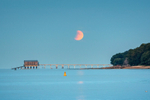 z3468 The Rising Eclipsed Moon, Bembridge Beach