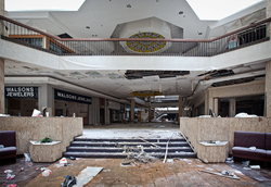 Randall Park Mall (North Randall, OH) | Recessed Seating