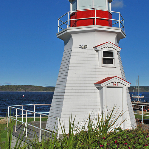 This is a new lighthouse built in the 1980s and sits just to the west of the Renforth wharf.