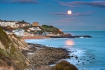 z4408 Moonrise over Ventnor