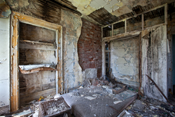 Abandoned Pennsylvania House | Loads of Shelf Space