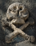 San Jerónimo, cross base, skull & cross-bones