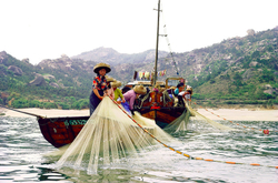 KM-47D Sampan fishing in Lantau - 1980