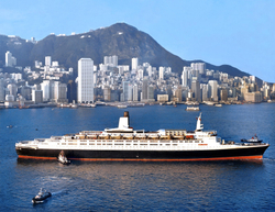 KM-237 QE 2 in Hong Kong - 1974