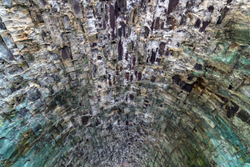 Tunnel roof