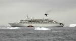 Illuliisat mv Discovery at anchor