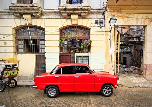 [align=center][size=11][b]Street in Old Havana, Cuba[/b][/size]

A street in Old Havana showing its typical faded g…