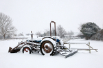 Vintage tractor in snow _S140