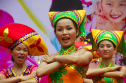KM-216 Dancer in 10th Anniversary procession - 2007