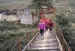 Red Dao near the China border