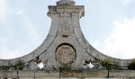 Façade, roof crest
