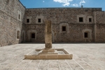 Santo Domingo, convento patio & extant pillar