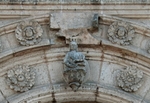 San Francisco, façade portal, double archivolt keystone