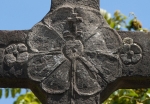El Divino Señor, atrial wall cross, crossing closeup