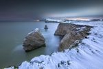 ab543 Freshwater bay snow at night