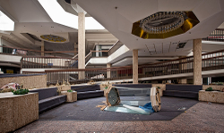 Randall Park Mall (North Randall, OH) | Destroyed Display Case