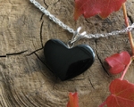 Whitby Jet Heart jp090