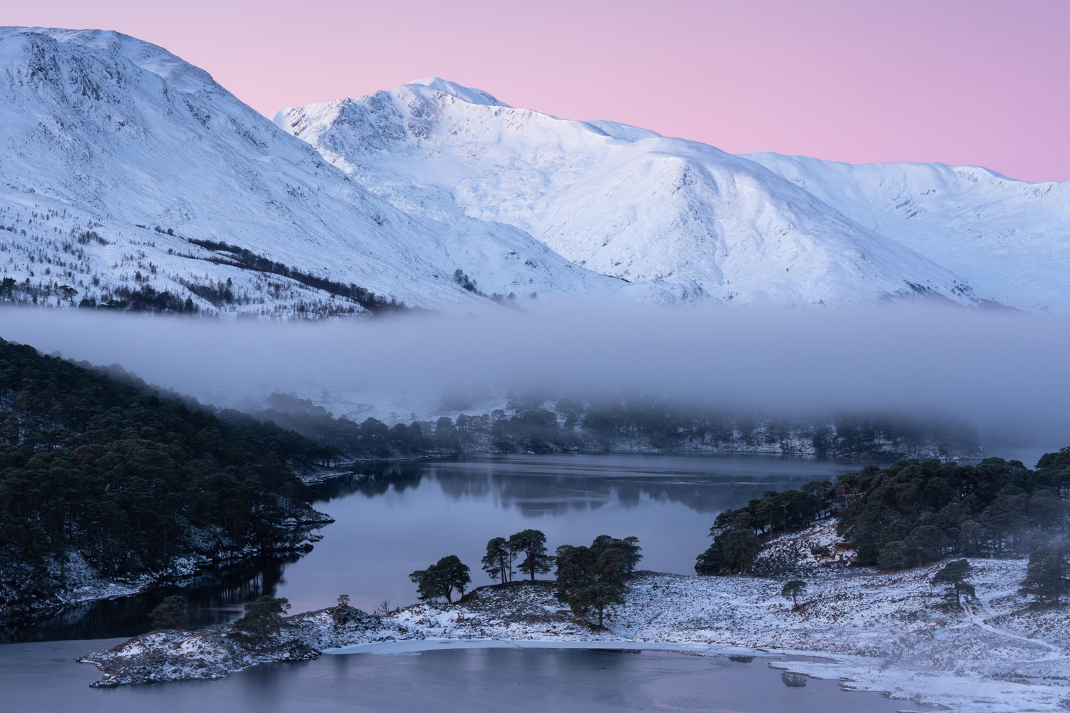The majestic Mullach Fraoch-choire set off by the most incredible belt of venus I have witnessed. It was an exception…