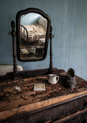 Abandoned Empire Hotel (Sharon Springs, NY) | Nightstand Reflections