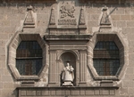 Façade niche sculpture & choir loft windows
