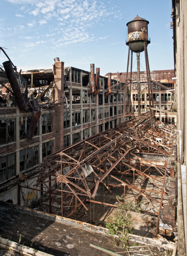 Packard Motor Car Company, Detroit MI. 2009
Photograph by Matthew Christopher of Abandoned America.
If you'd li…