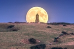 4305 Moonrise over St Catherines Oratory