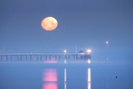 z4375 Moonset at Dawn over Yarmouth