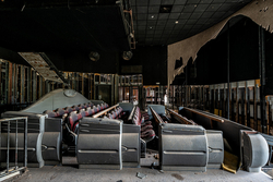 Abandoned Six Flags (New Orleans, LA) | Spongebob Ride Interior
