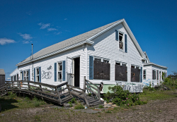 Long Beach, CT | Peeling Deck