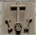 Large cloister, lower walk spandrel insignia