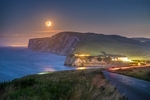 z3930 The Setting Moon over Freshwater Bay and Tennyson Down