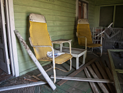 Long Beach, CT | Seat in the Shade