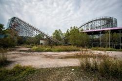 Abandoned Six Flags (New Orleans, LA) | Mega Zeph Curves