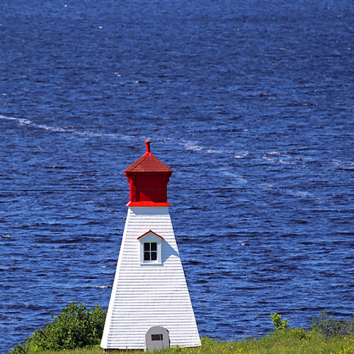 The Hendry Farm Lighthouse was built in 1869 and operated until 1994. It is located on Washademoak Lane in Cambridge-…