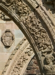 Portería, near-left arch, lower right voussoirs