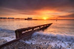 z2625 Golden Glow Sandown Pier