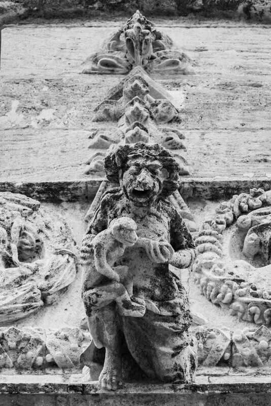 Woman and Monkey, La Lonja, Valencia