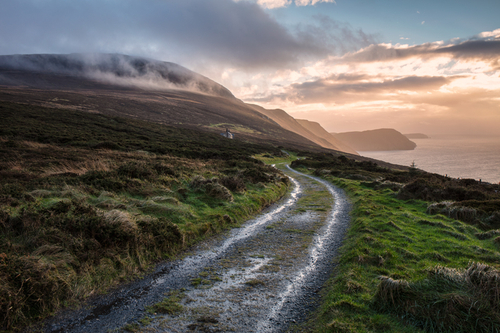 A break between the fronts and the heavy downpours. Eary Cushlin and the walk to Lag ny Keilley.