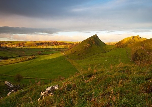 [align=center][size=11][b]Parkhouse Hill and Chrome Hill, Peak District [/b][/size]

It was bitterly cold standing…