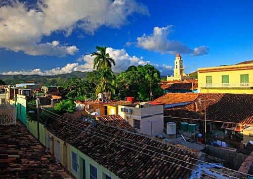 [align=center][b][size=12]Rooftops of Trinidad, Cuba[/size][/b]

A rooftop view of Trinidad with the UNESCO heritag…