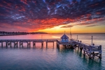 z4008 Sunset over Yarmouth Pier