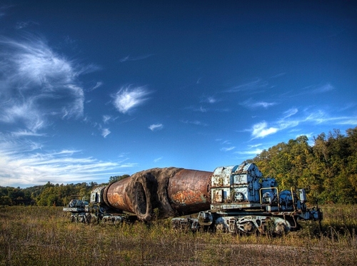 With no real frame of reference for size, it is easy to look at this picture and imagine the torpedo car to be a hund…
