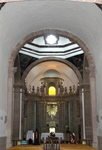 El Señor de las Maravillas, nave, chancel arch & sanctuary