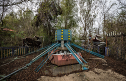 Abandoned Six Flags (New Orleans, LA) | Bugs Bunny Barnstormers Ride