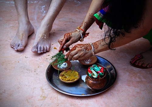[align=center][size=11][b]Turmeric ('Haldi') Ceremony, Samode Palace, India[/b][/size]

Samode Palace sits on the o…