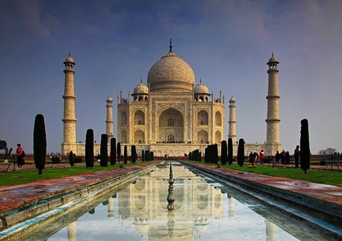 [align=center][b][size=11]Taj Mahal, India[/size][/b]

This image needs little introduction; it is of course the be…
