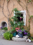 Halstat window decor
