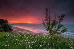z3056 Sunrise through the Rain, Lake Clifftop