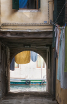 ARCH WITH LAUNDRY - VENICE
